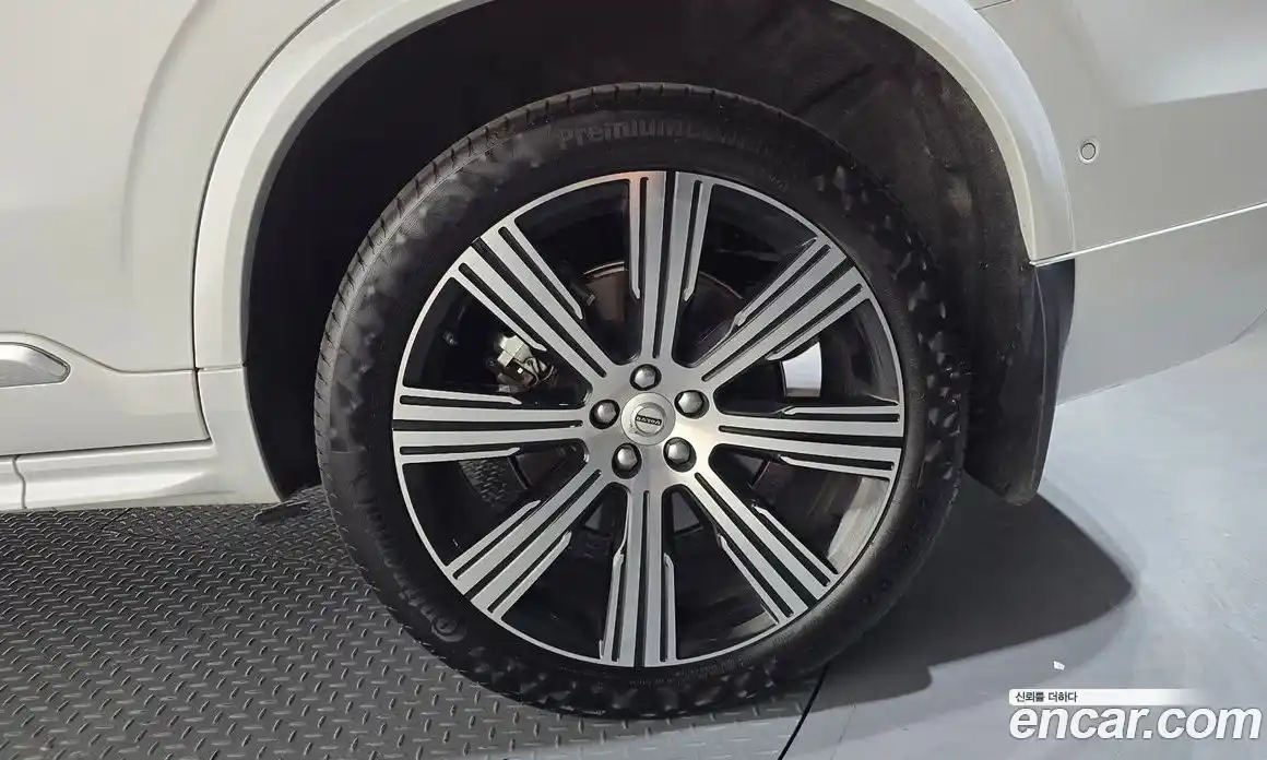 Volvo XC90 2023 2.0 автомат (гидро), фото 7