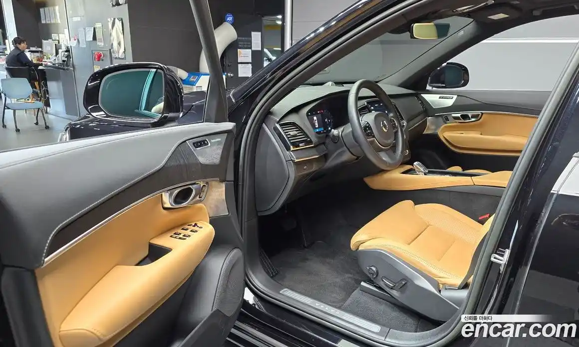Volvo XC90 2023 2.0 автомат (гидро), фото 13