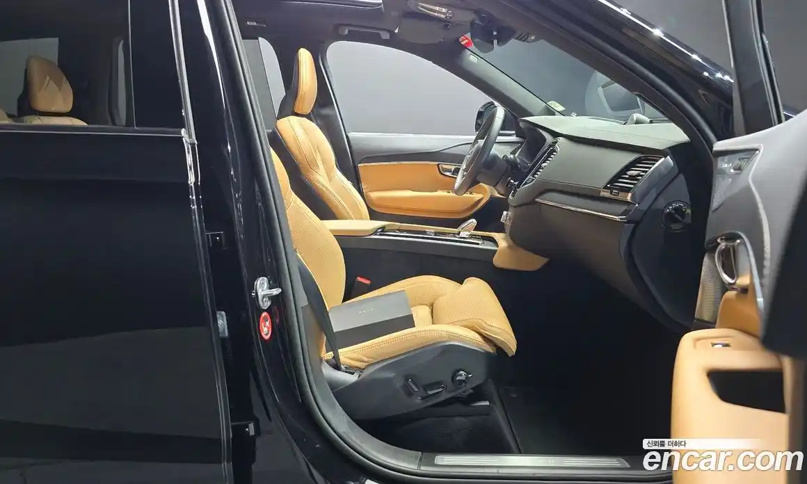 Volvo XC90 2023 2.0 автомат (гидро), фото 16