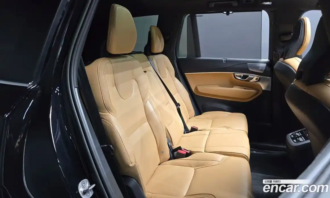 Volvo XC90 2023 2.0 автомат (гидро), фото 17