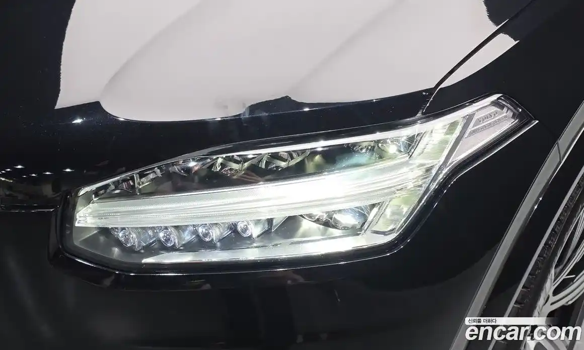Volvo XC90 2023 2.0 автомат (гидро), фото 8