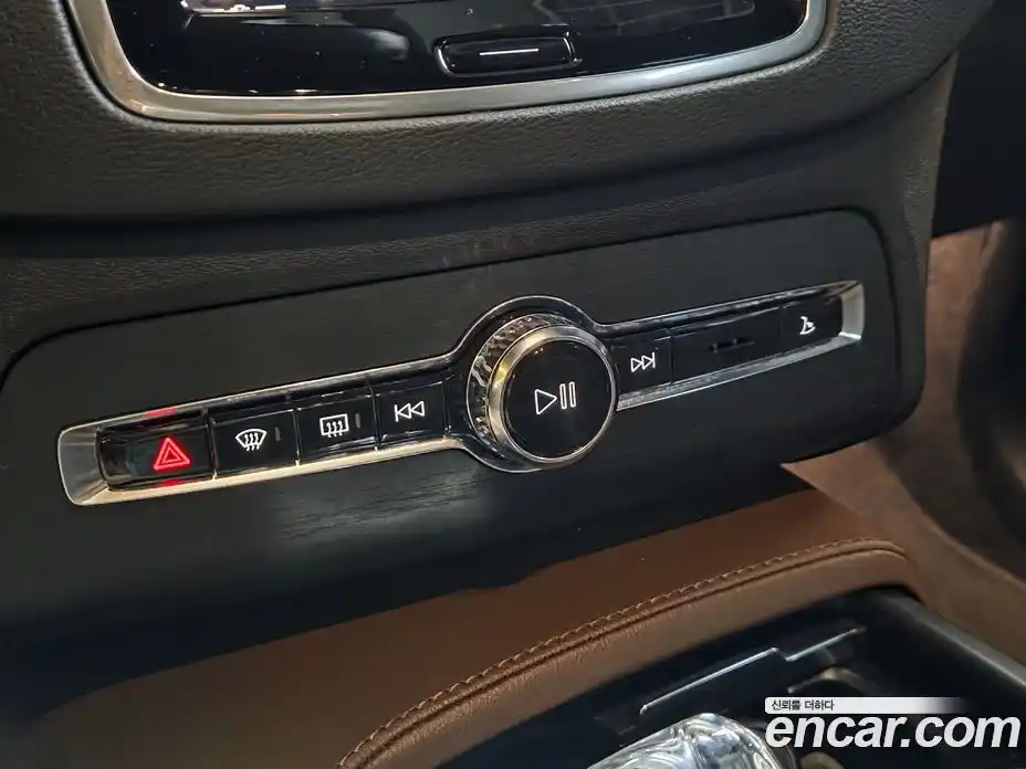 Volvo XC90 2022 2.0 автомат (гидро), фото 19