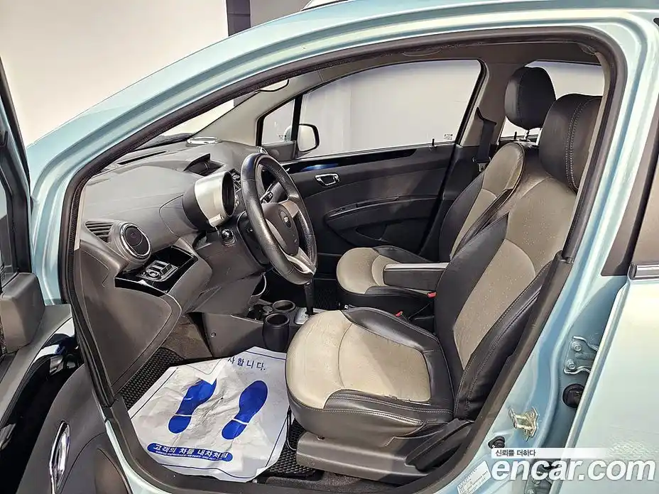 Chevrolet Spark 2011 1.0 автомат (гидро), фото 6