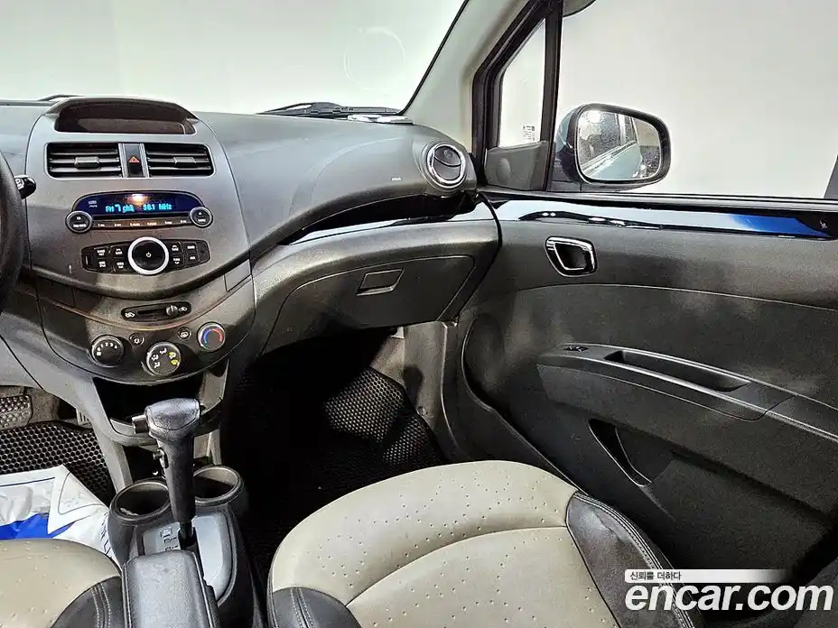 Chevrolet Spark 2011 1.0 автомат (гидро), фото 8