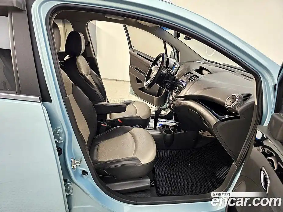 Chevrolet Spark 2011 1.0 автомат (гидро), фото 9