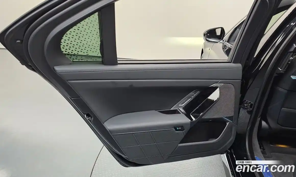 BMW 7 серия 2025 3.0 автомат (гидро), фото 15