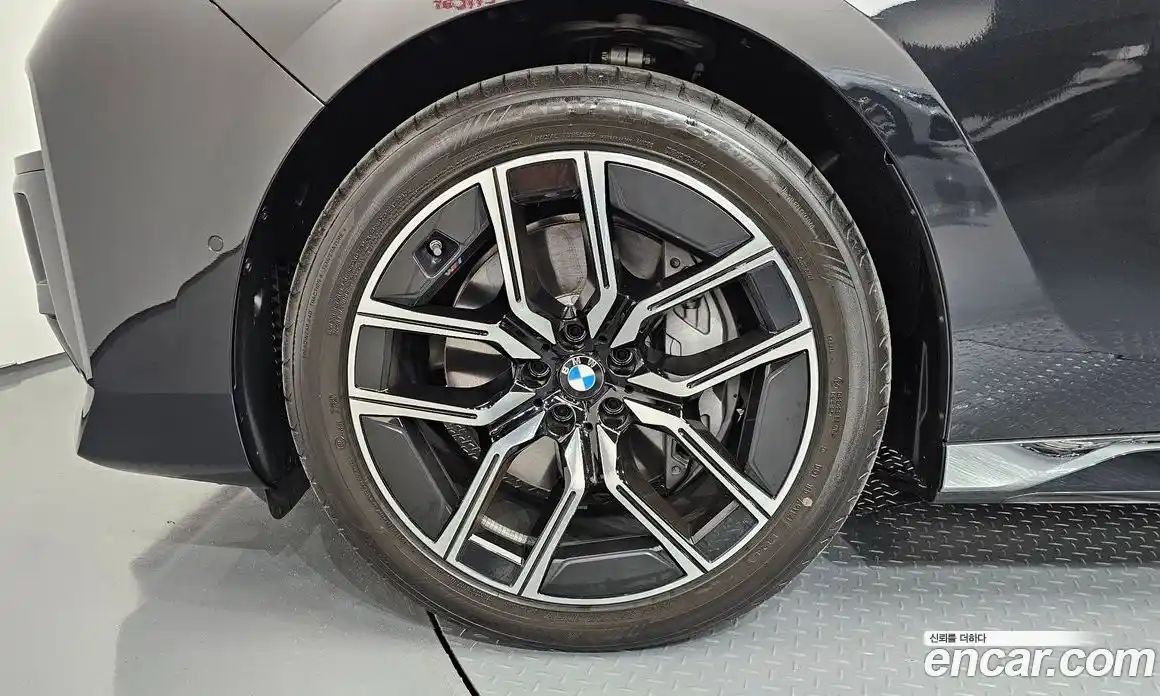 BMW 7 серия 2025 3.0 автомат (гидро), фото 5