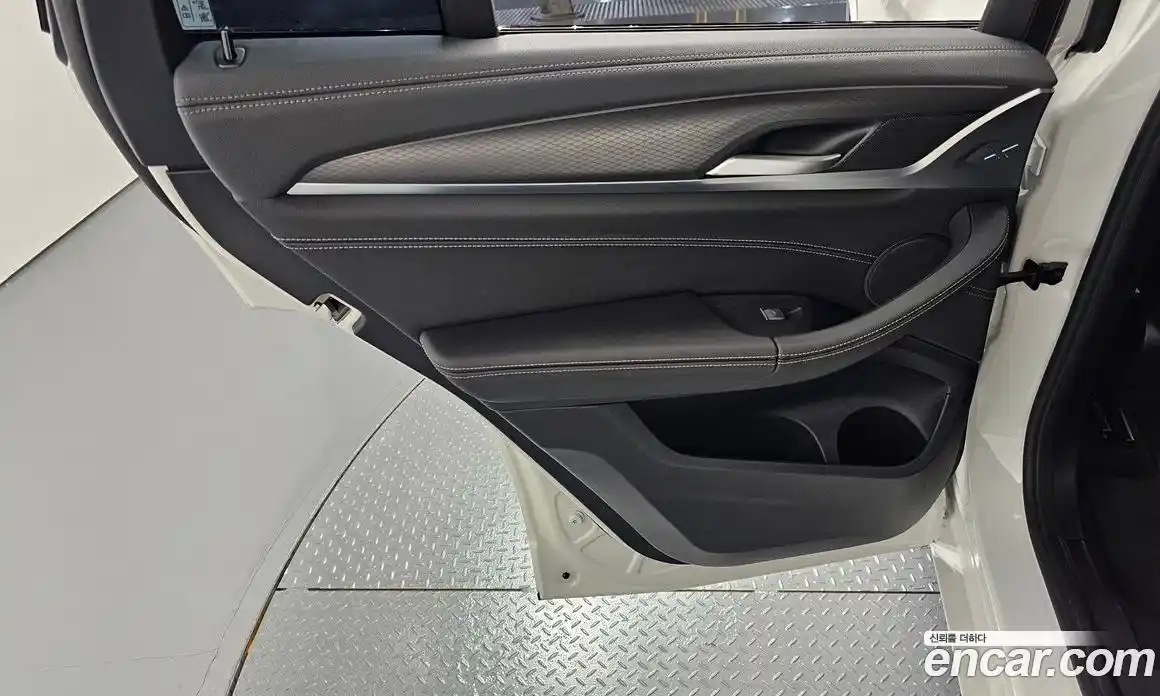 BMW X4 2025 2.0 автомат (гидро), фото 15