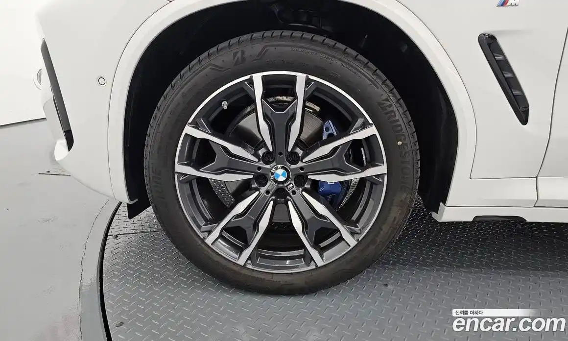 BMW X4 2025 2.0 автомат (гидро), фото 5