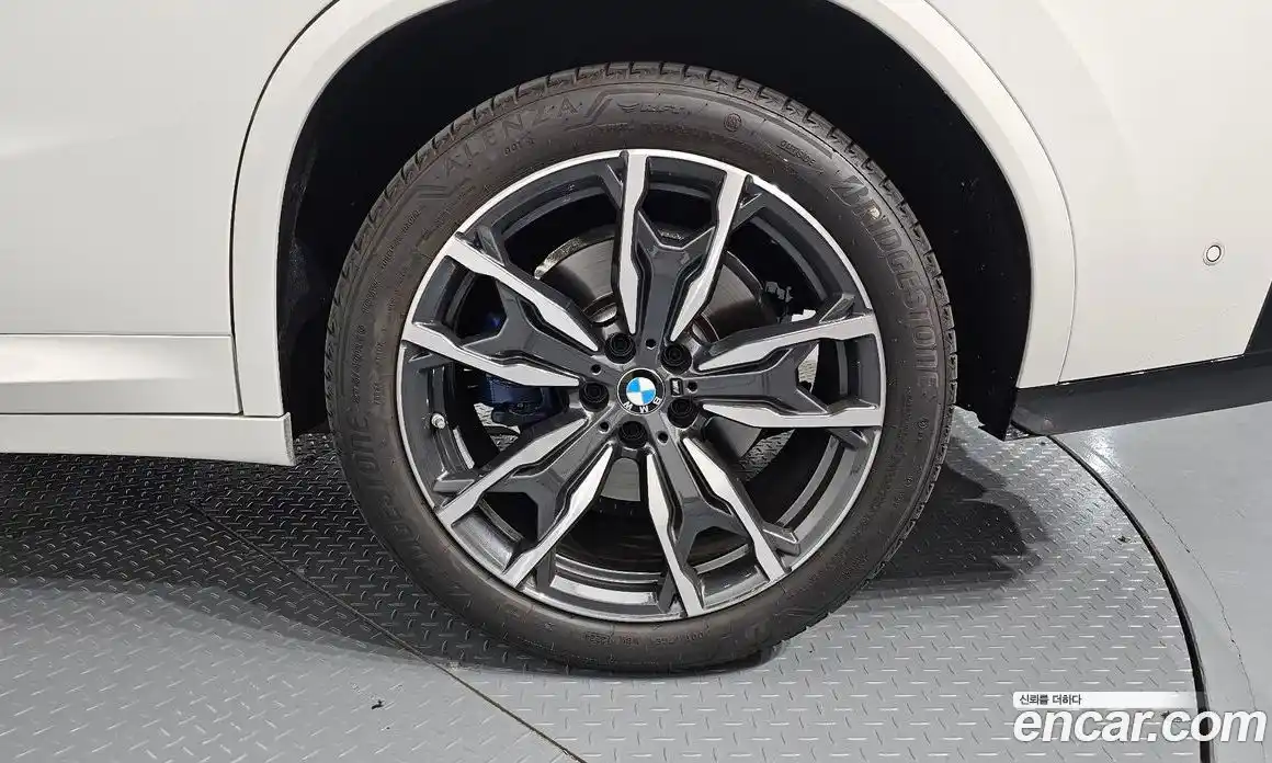 BMW X4 2025 2.0 автомат (гидро), фото 7