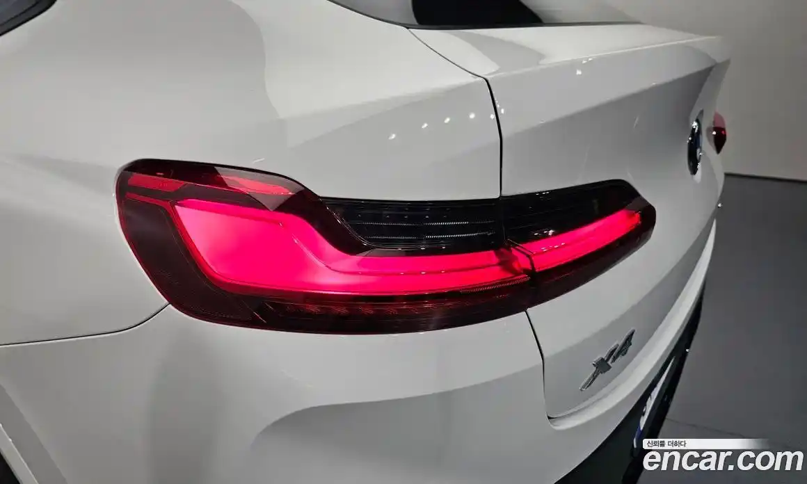 BMW X4 2025 2.0 автомат (гидро), фото 9