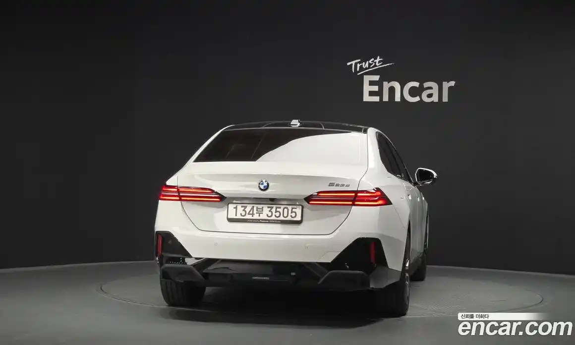 BMW 5 серия 2025 2.0 автомат (гидро), фото 4