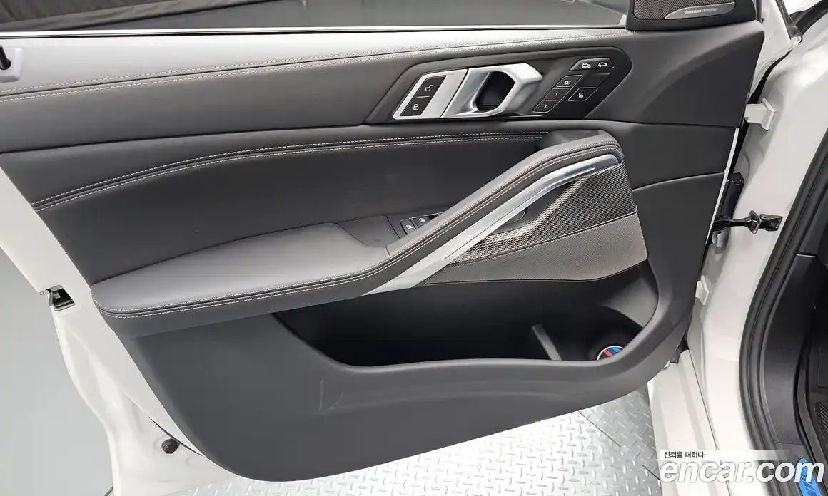 BMW X6 2023 3.0 автомат (гидро), фото 14
