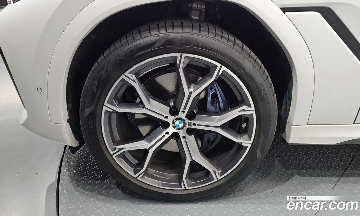 BMW X6 2023 3.0 автомат (гидро), фото 5