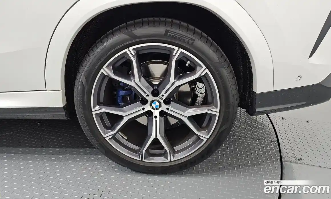 BMW X6 2023 3.0 автомат (гидро), фото 7