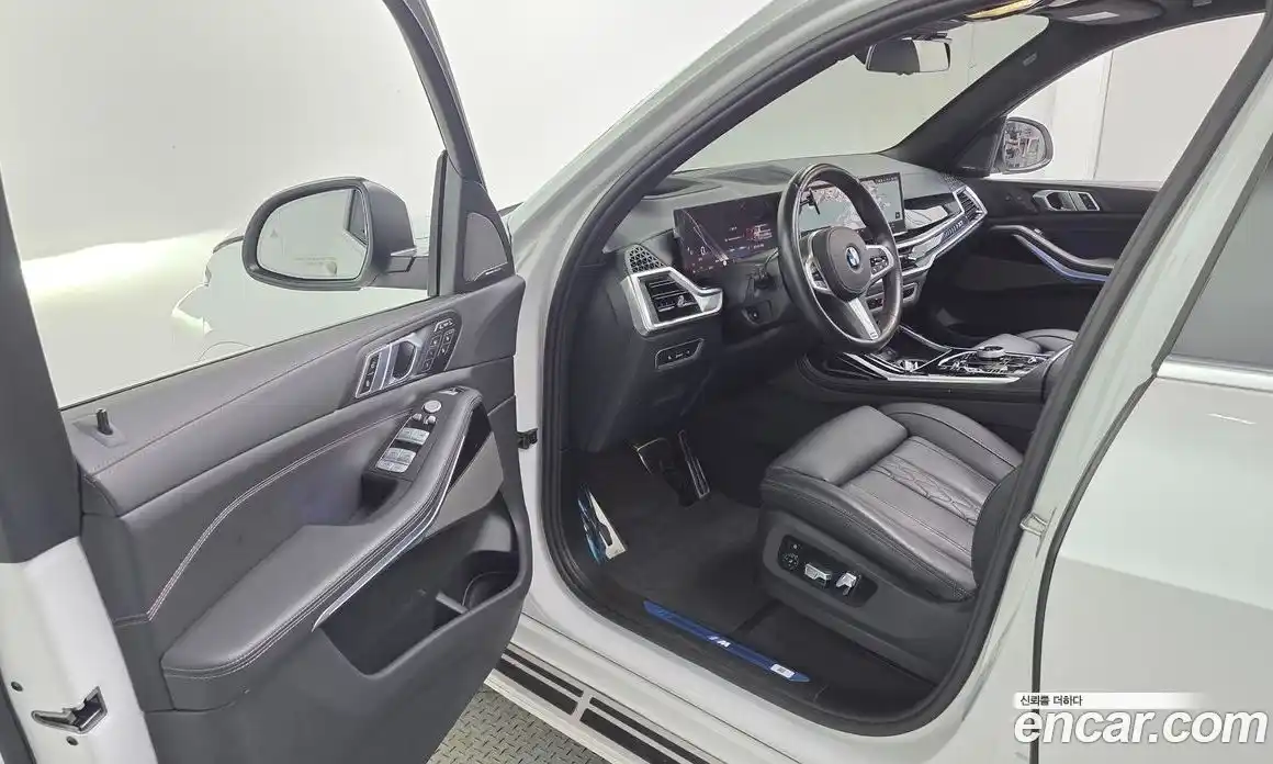 BMW X7 2023 3.0 автомат (гидро), фото 13