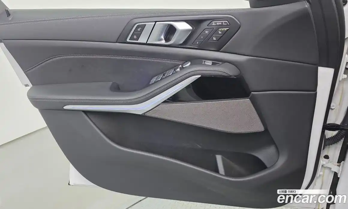 BMW X7 2023 3.0 автомат (гидро), фото 14