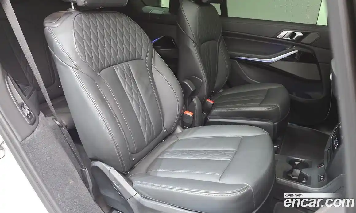BMW X7 2023 3.0 автомат (гидро), фото 18