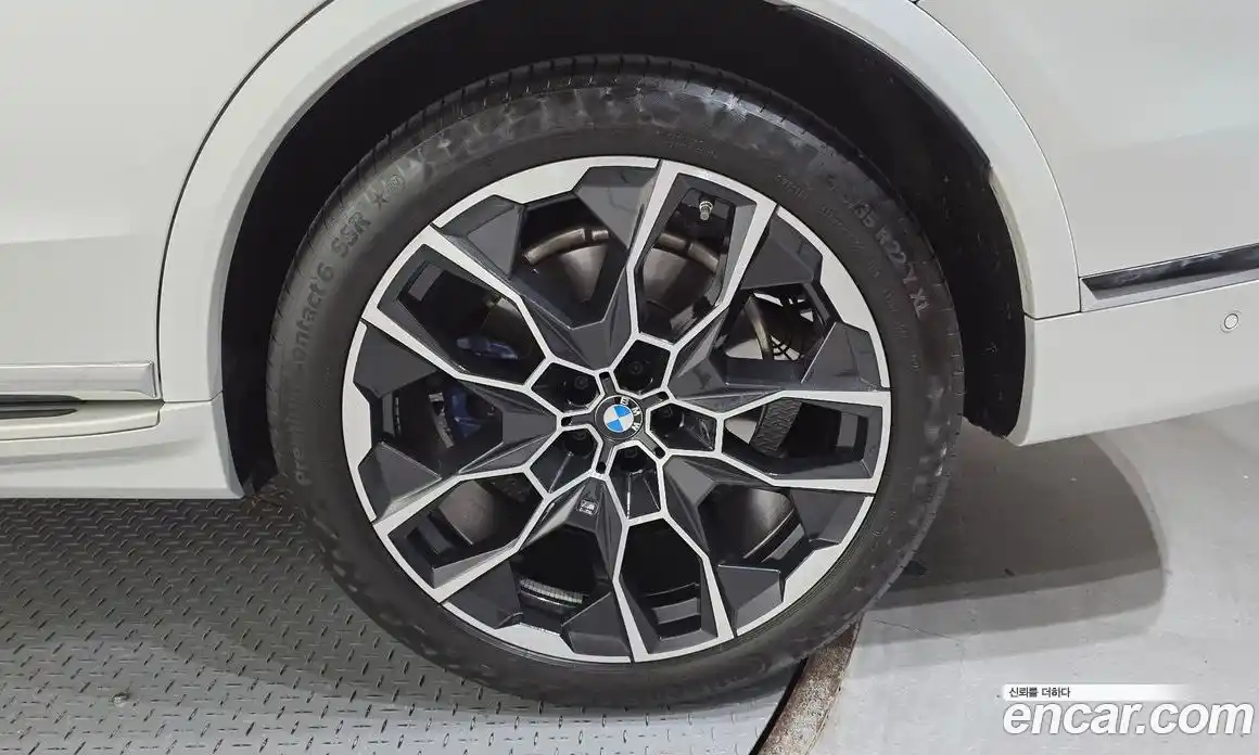 BMW X7 2023 3.0 автомат (гидро), фото 7