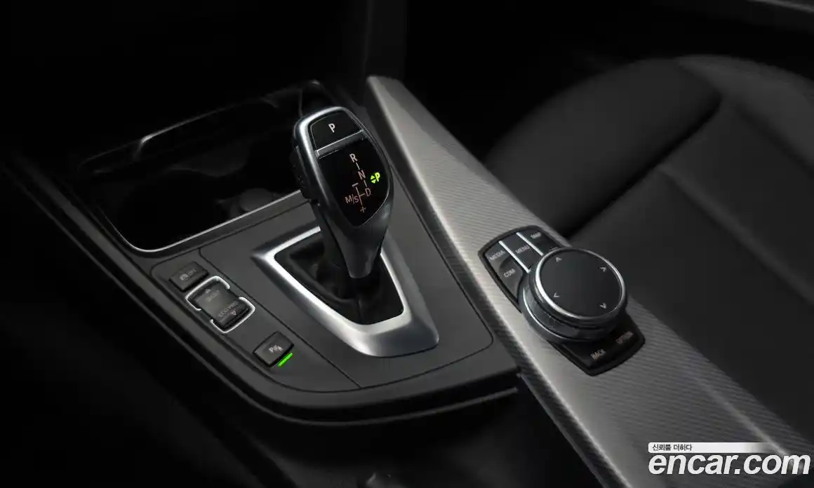 BMW 3 серия 2018 2.0 автомат (гидро), фото 12