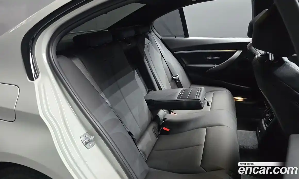 BMW 3 серия 2018 2.0 автомат (гидро), фото 17