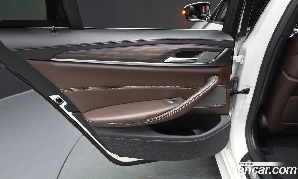 BMW 5 серия 2020 2.0 автомат (гидро), фото 14