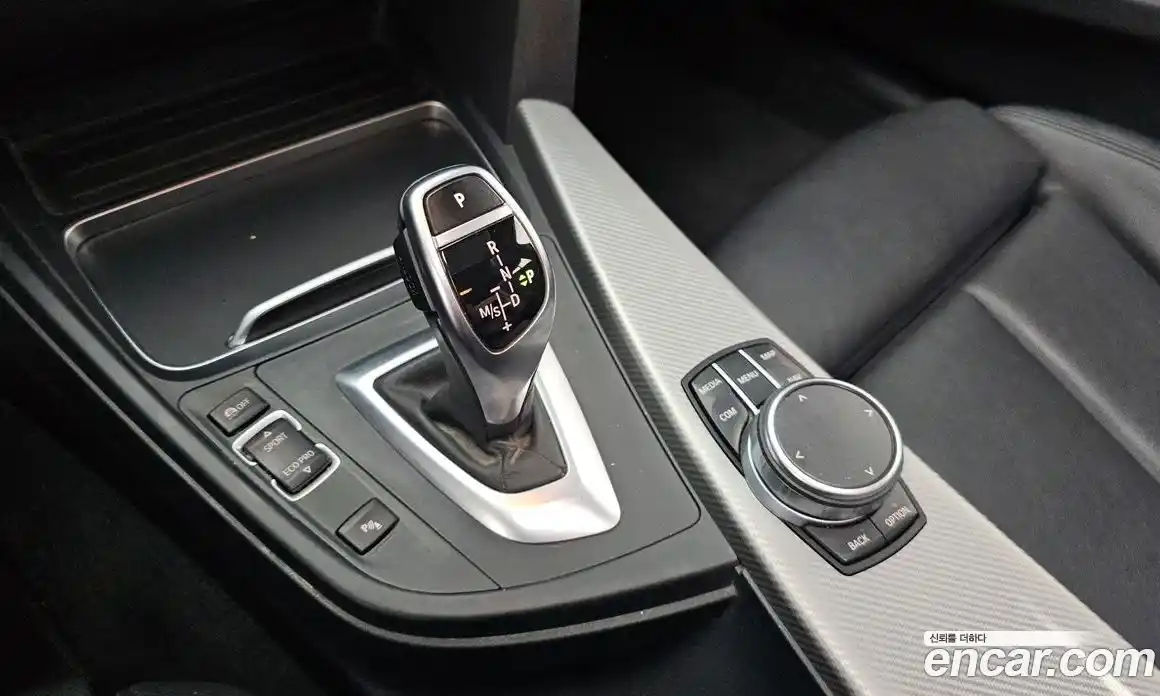 BMW 3 серия 2018 2.0 автомат (гидро), фото 9