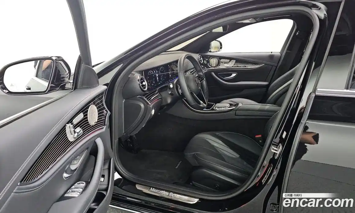 Mercedes-Benz E-Class 2023 3.0 автомат (гидро), фото 13