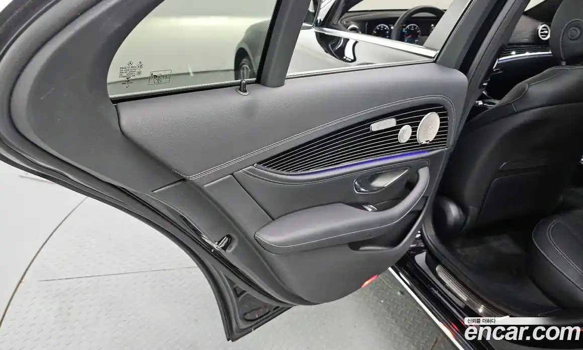 Mercedes-Benz E-Class 2023 3.0 автомат (гидро), фото 15