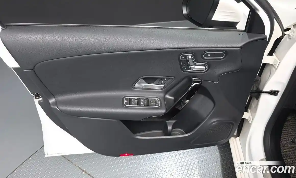 Mercedes-Benz A-Class 2019 2.0 гидро, фото 14 Mercedes-Benz A-Class 2019 2.0 гидро, фото 14