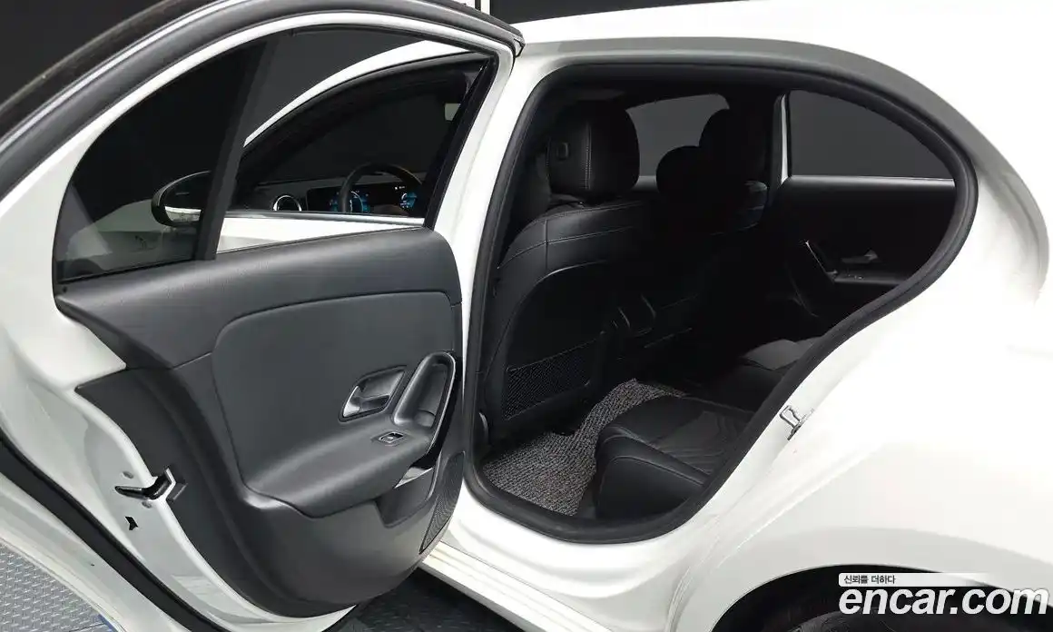 Mercedes-Benz A-Class 2019 2.0 гидро, фото 16 Mercedes-Benz A-Class 2019 2.0 гидро, фото 16
