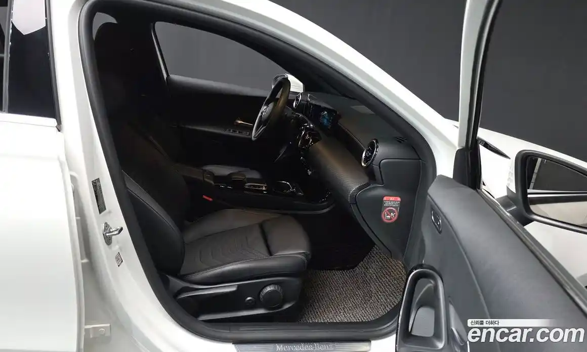 Mercedes-Benz A-Class 2019 2.0 гидро, фото 17 Mercedes-Benz A-Class 2019 2.0 гидро, фото 17
