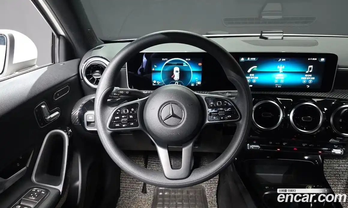 Mercedes-Benz A-Class 2019 2.0 гидро, фото 19 Mercedes-Benz A-Class 2019 2.0 гидро, фото 19