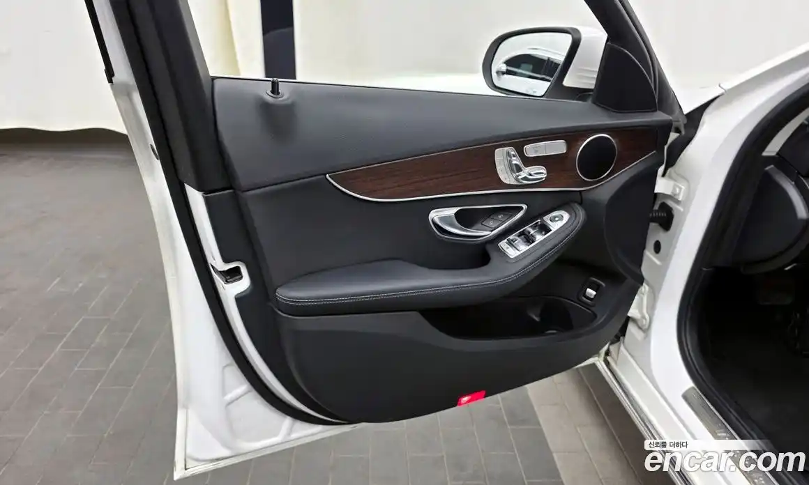 Mercedes-Benz C-Class 2020 2.0 гидро, фото 14 Mercedes-Benz C-Class 2020 2.0 гидро, фото 14