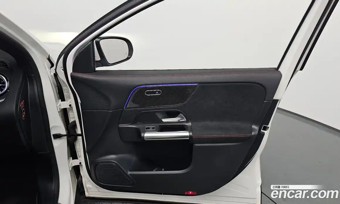 Mercedes-Benz GLA-Class 2022 2.0 гидро, фото 13
