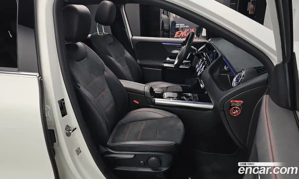 Mercedes-Benz GLA-Class 2022 2.0 гидро, фото 15