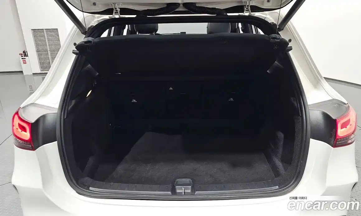 Mercedes-Benz GLA-Class 2022 2.0 гидро, фото 25