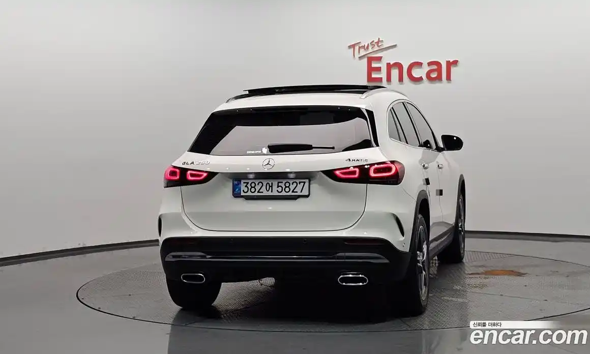 Mercedes-Benz GLA-Class 2022 2.0 гидро, фото 3