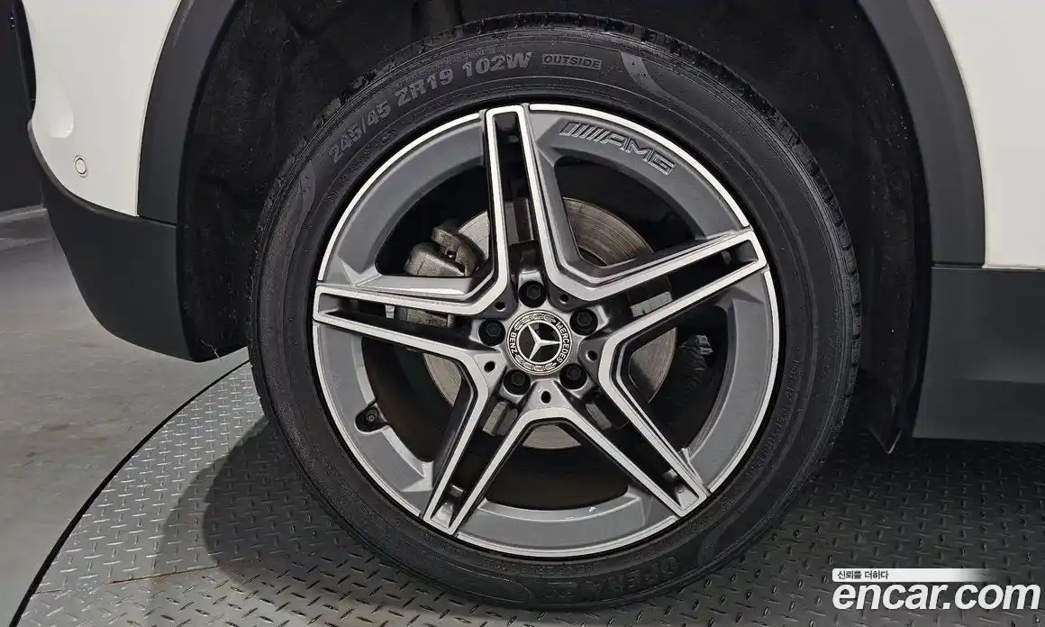 Mercedes-Benz GLA-Class 2022 2.0 гидро, фото 6