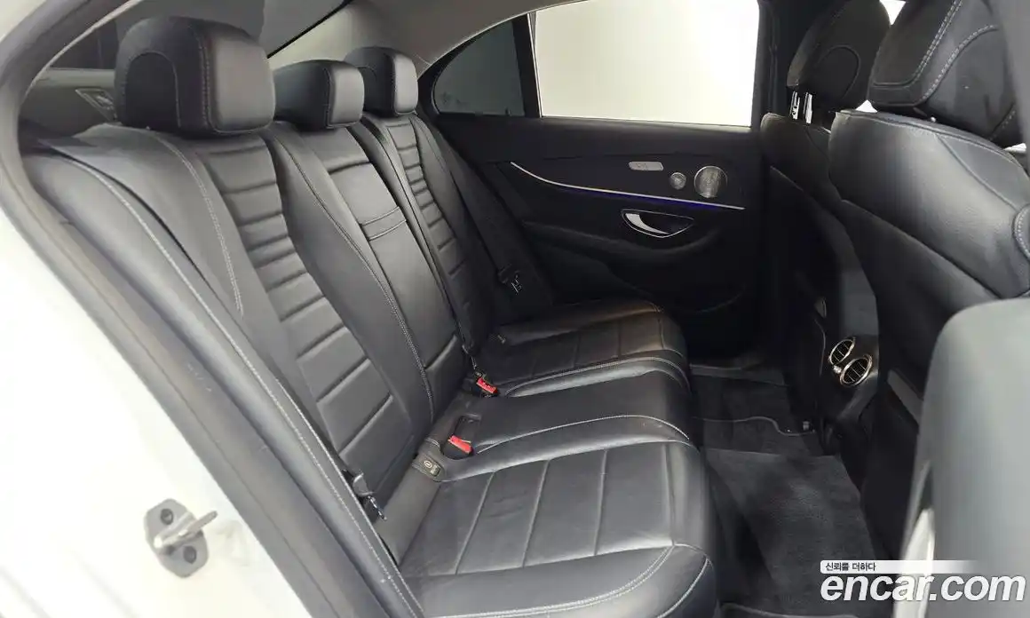 Mercedes-Benz E-Class 2018 2.0 автомат (гидро), фото 17