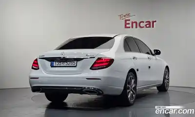 Mercedes-Benz E-Class 2018 2.0 автомат (гидро), миниатюра 2
