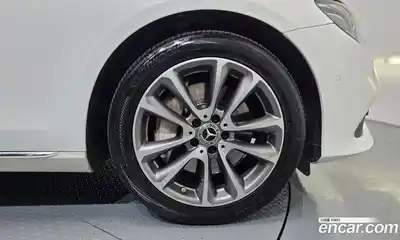 Mercedes-Benz E-Class 2018 2.0 автомат (гидро), миниатюра 7