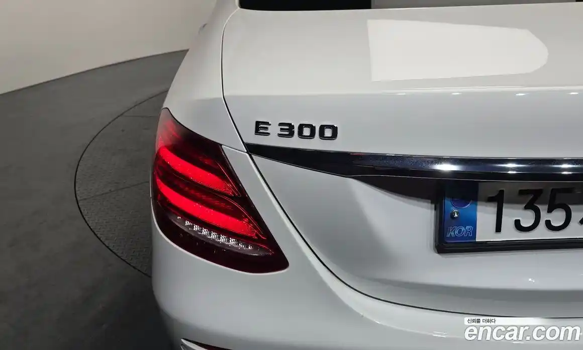 Mercedes-Benz E-Class 2018 2.0 автомат (гидро), фото 9