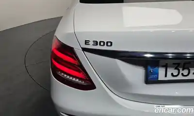 Mercedes-Benz E-Class 2018 2.0 автомат (гидро), миниатюра 9