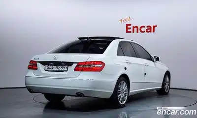 Mercedes-Benz E-Class 2012 3.5 автомат (гидро), миниатюра 2