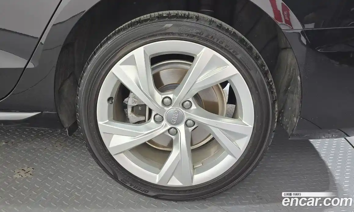 Audi A4 2021 2.0 автомат (гидро), фото 7