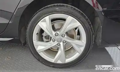 Audi A4 2021 2.0 автомат (гидро), миниатюра 7