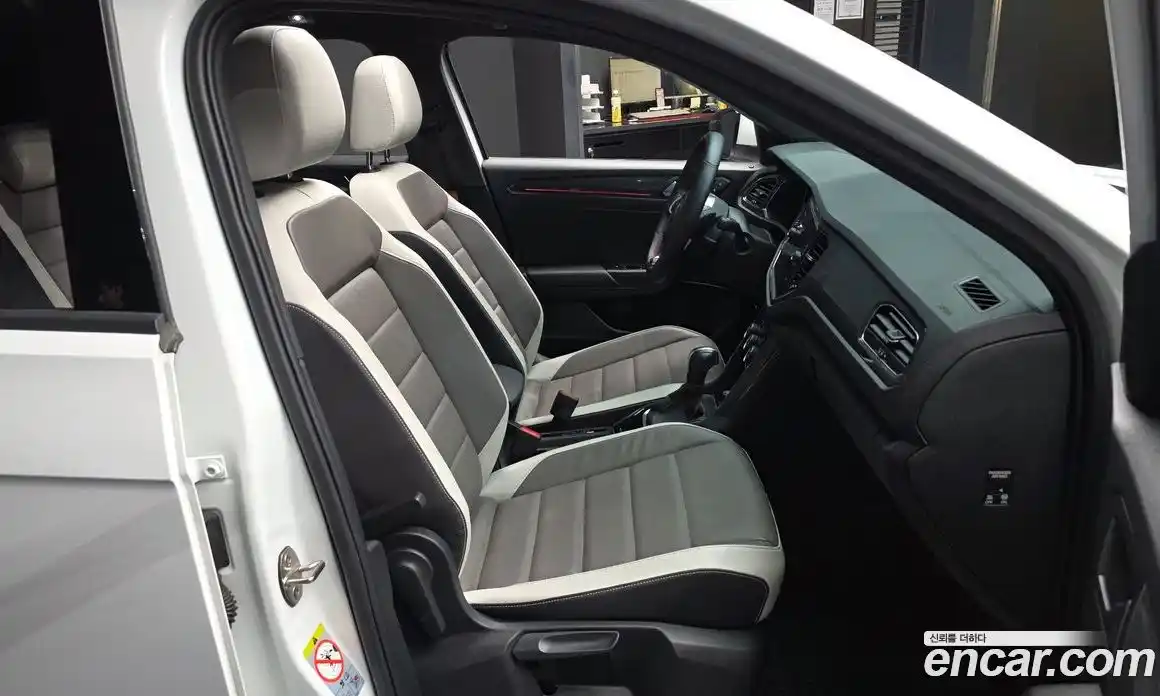 Volkswagen T-Roc 2021 2.0 автомат (гидро), фото 17