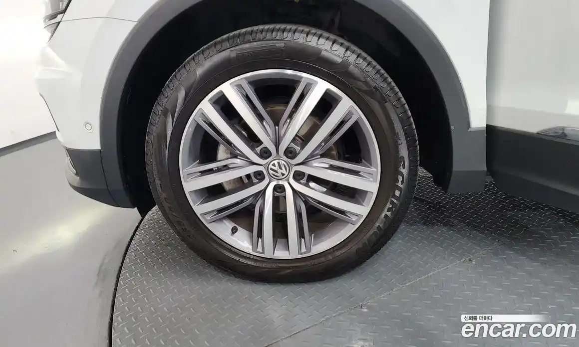 Volkswagen Tiguan 2020 2.0 автомат (гидро), фото 5