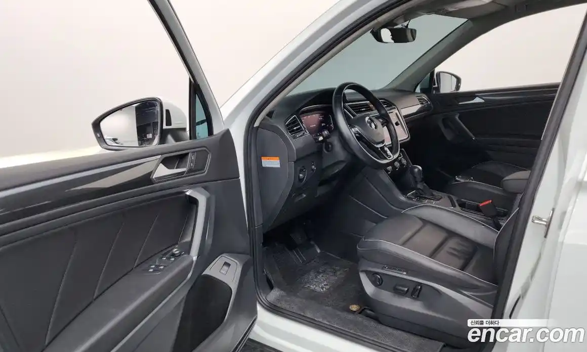 Volkswagen Tiguan 2020 2.0 автомат (гидро), фото 10